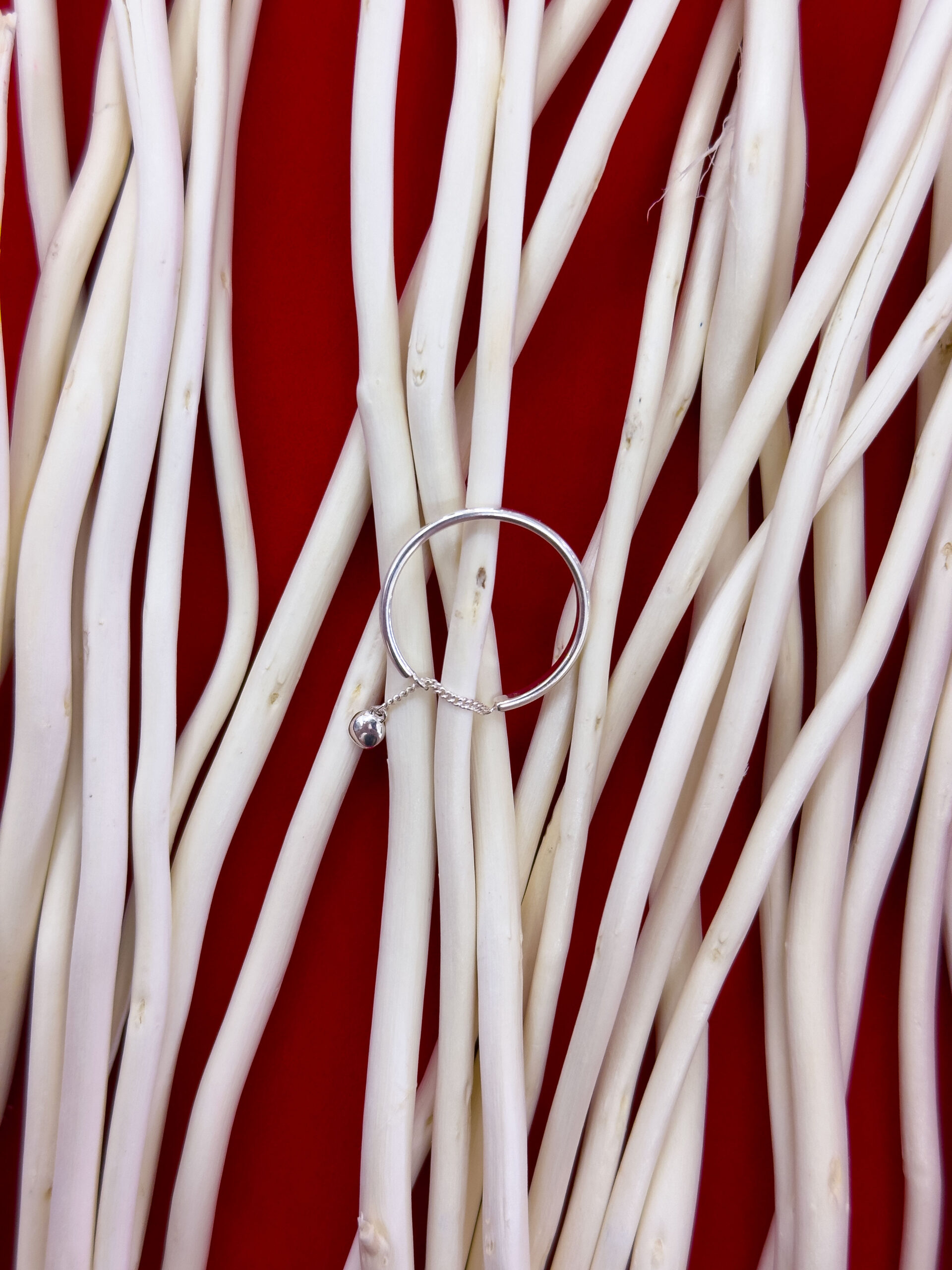 Dagling Charm Ring Mood & Story