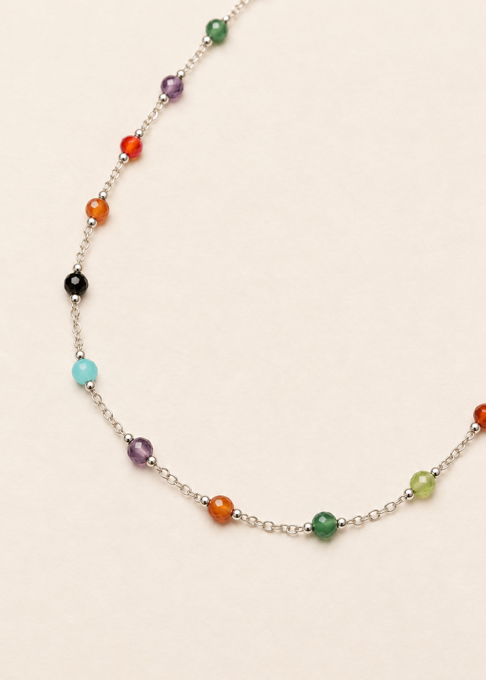 Confetti Stone Chain Necklace 멀티 컬러 원석 비즈와 실버 볼 클로즈업
